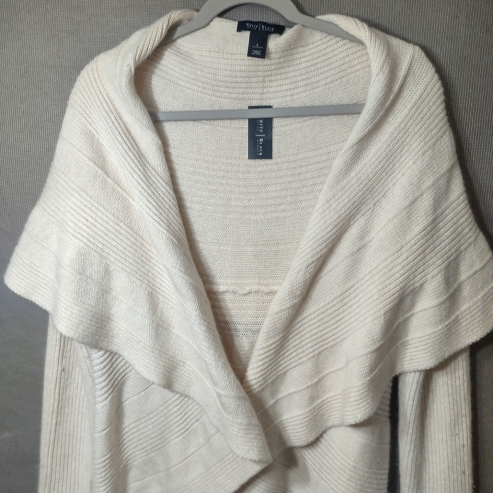 WHITE HOUSE | BLACK‎ MARKET Sweater Cardigan in Beige
